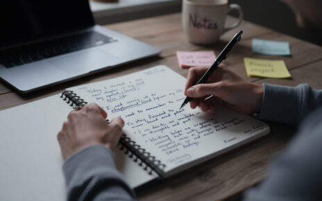 explorez notre liste complète de conjonctions de subordination pour enrichir votre écriture et maîtriser les liens entre les propositions en français.