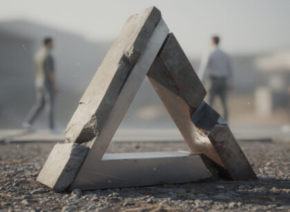 découvrez les enjeux du leadership à travers la métaphore d'un triangle aux côtés inégaux, illustrant les défis variés auxquels les leaders doivent faire face pour réussir.