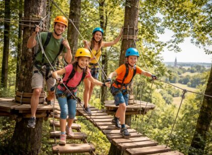 découvrez l'acrobranche à rennes, une activité en plein air idéale pour toute la famille, alliant aventure, plaisir et nature dans un cadre sécurisé.